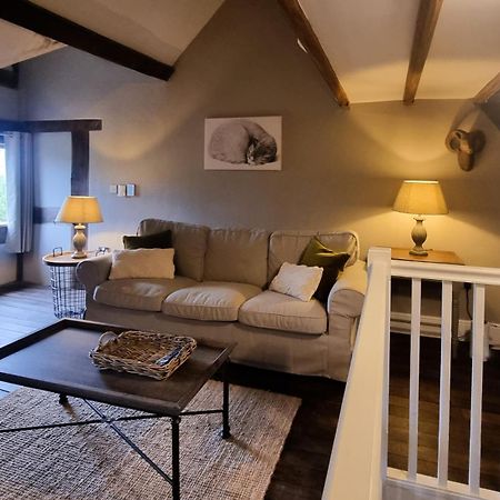 Villa The Threshing Barn At Penrhos Court à Kington  Chambre photo