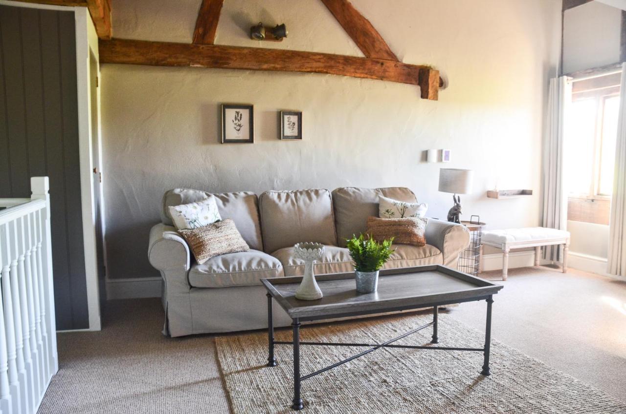 Villa The Threshing Barn At Penrhos Court à Kington  Extérieur photo